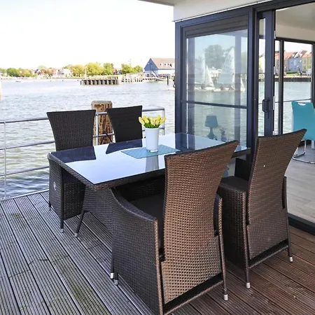 Hausboot Floating House Leni In Ribnitz-damgarten, Cleaning Included Botel *
