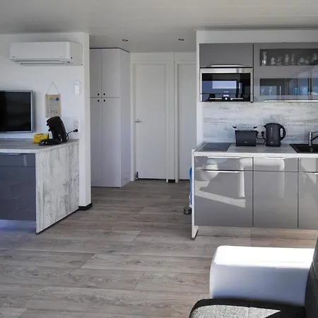 Hausboot Floating House Leni In Ribnitz-damgarten, Cleaning Included Ribnitz-Damgarten