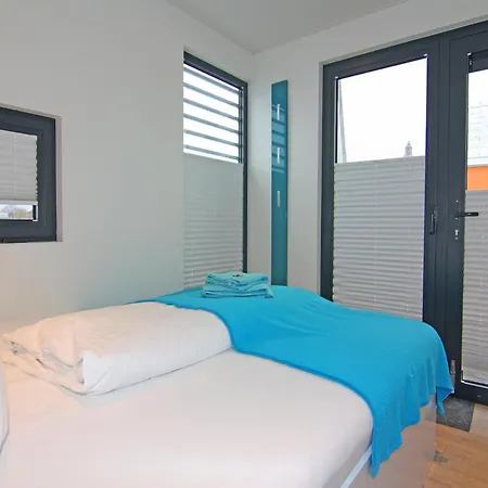 Hausboot Floating House Leni In Ribnitz-damgarten, Cleaning Included Botel *